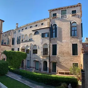 Palazzo Contarini Della Porta Di Ferro Venezia